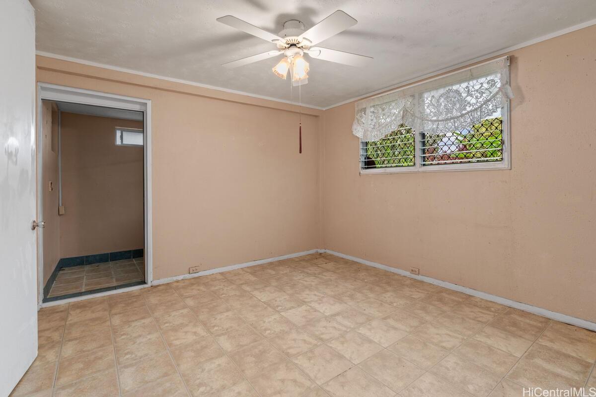 Photo 9 of 25