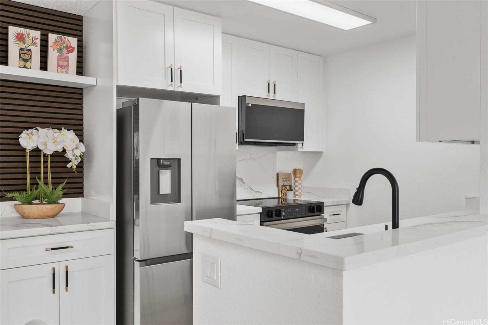 Photo 6 of 25