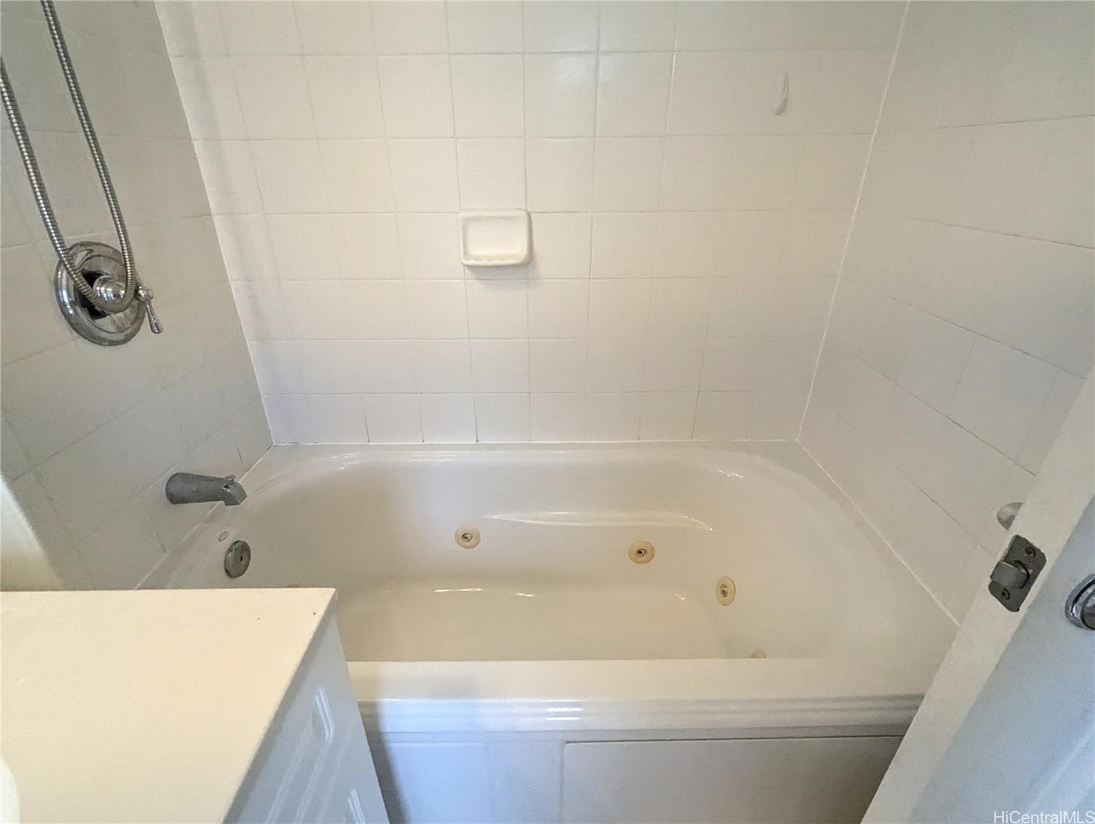 87-2113 Pakeke Street  Unit 34