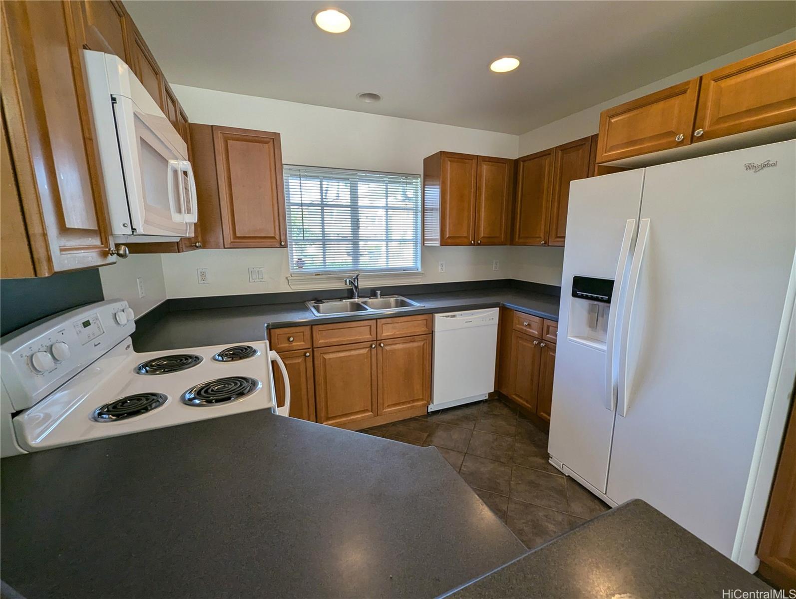 87-2113 Pakeke Street  Unit 34