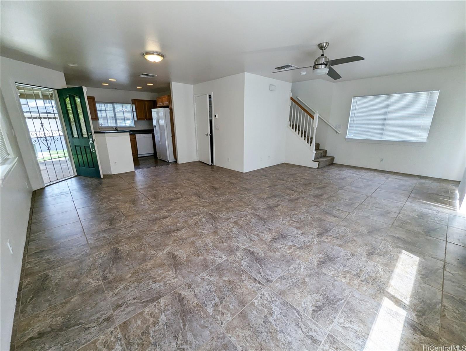 87-2113 Pakeke Street  Unit 34