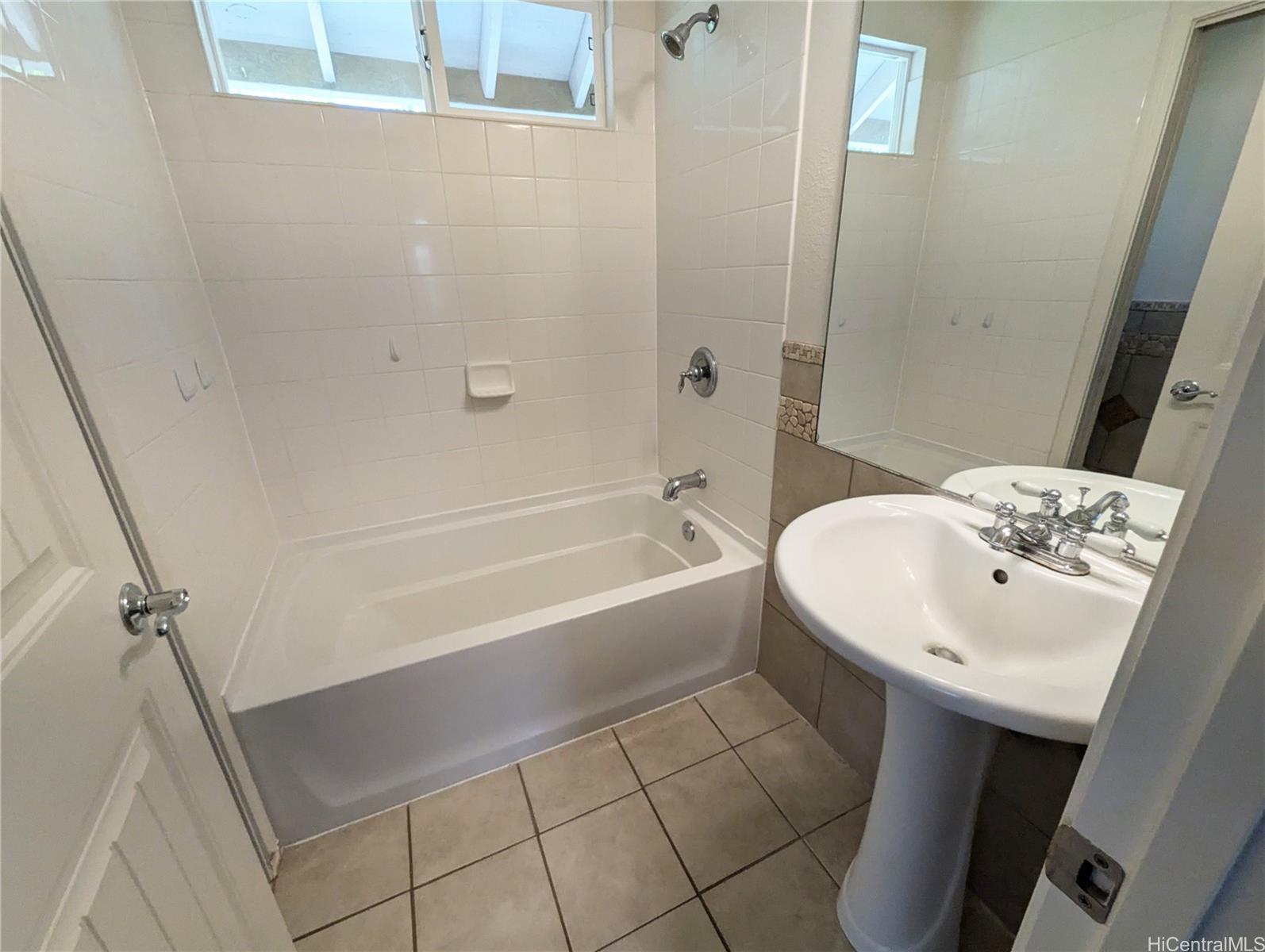 87-2113 Pakeke Street  Unit 34