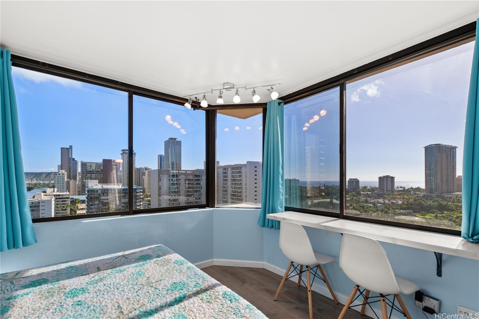 444 Niu Street 1806