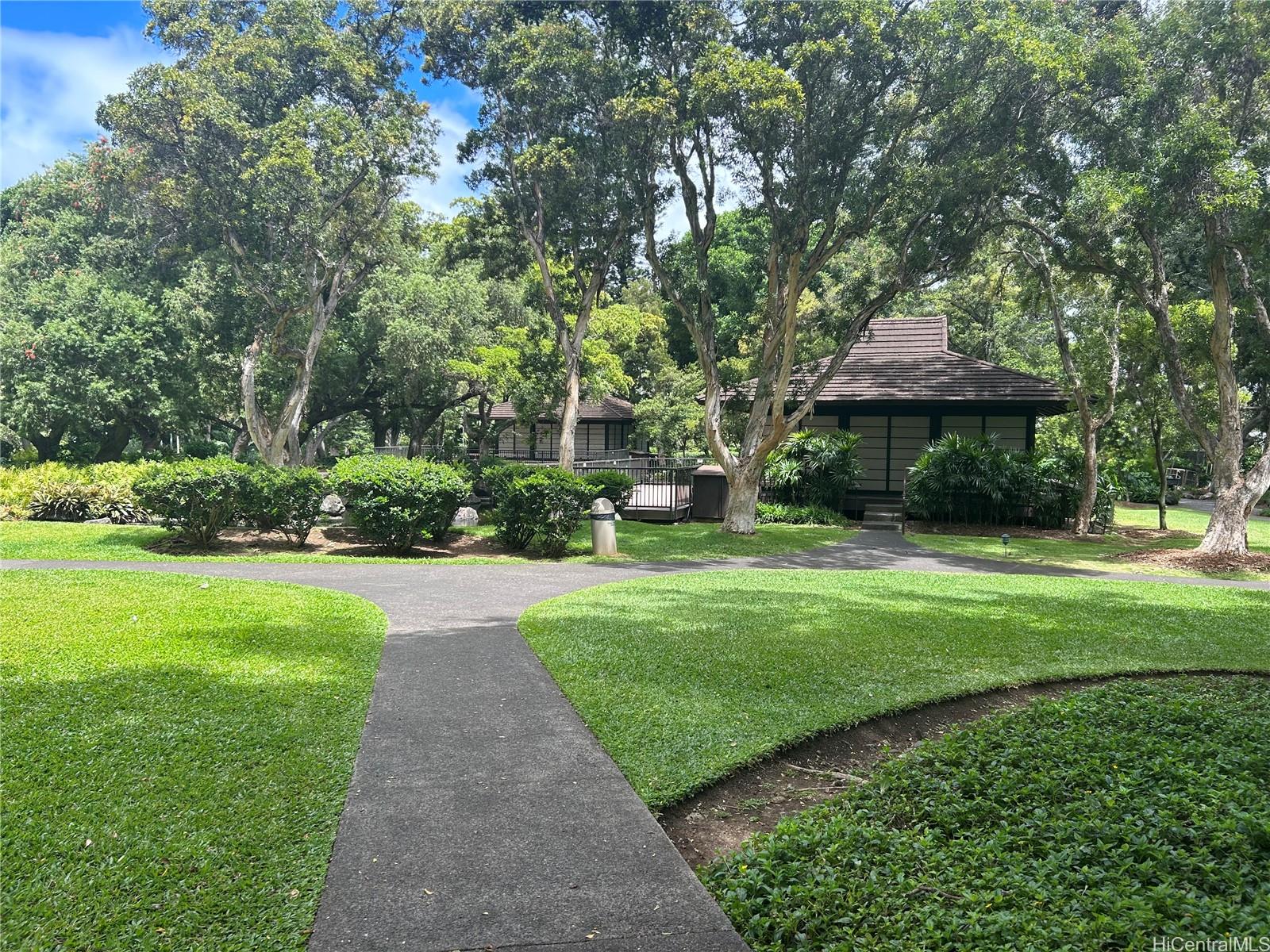 Photo 16 of 25