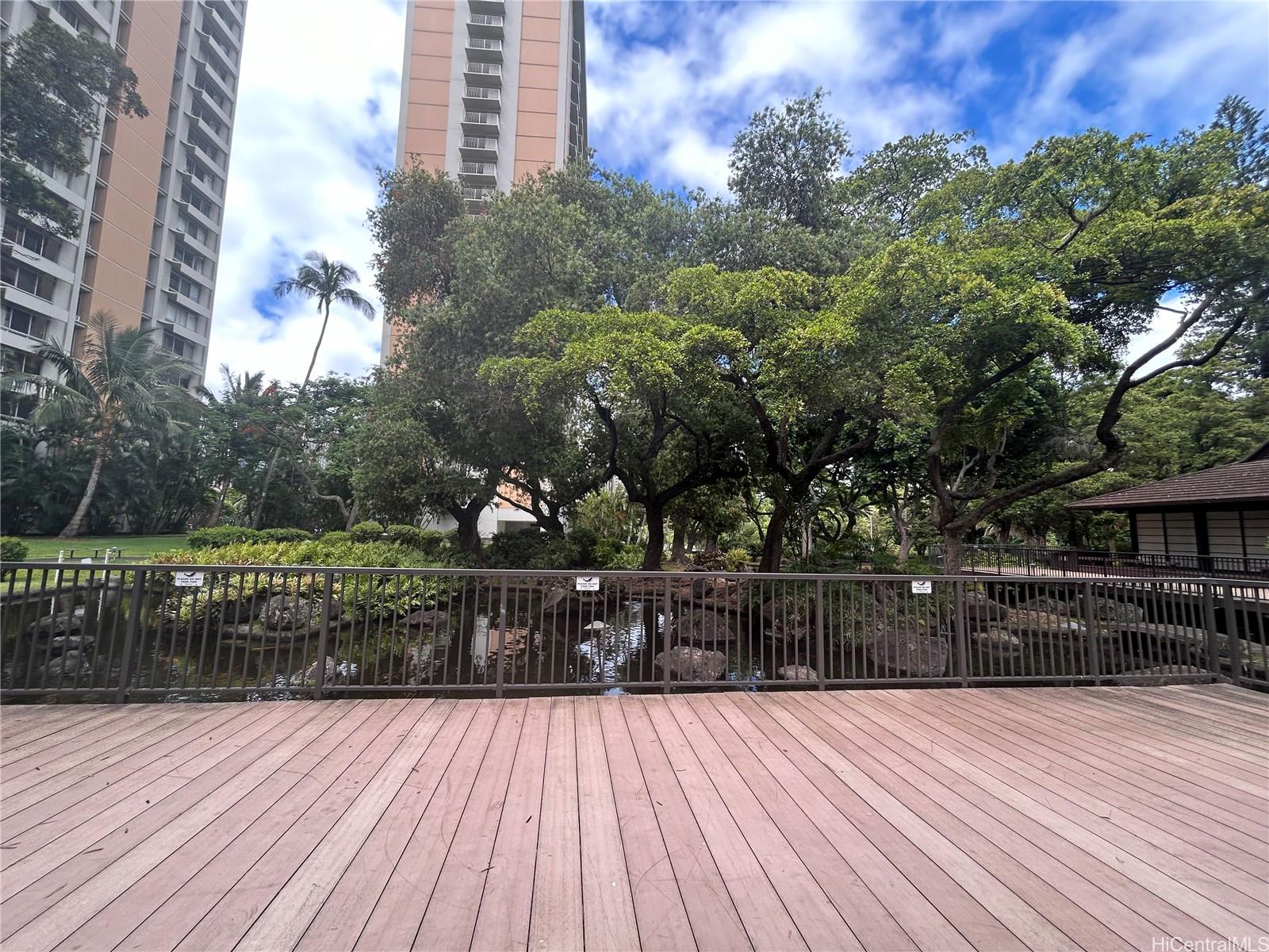 Photo 19 of 25