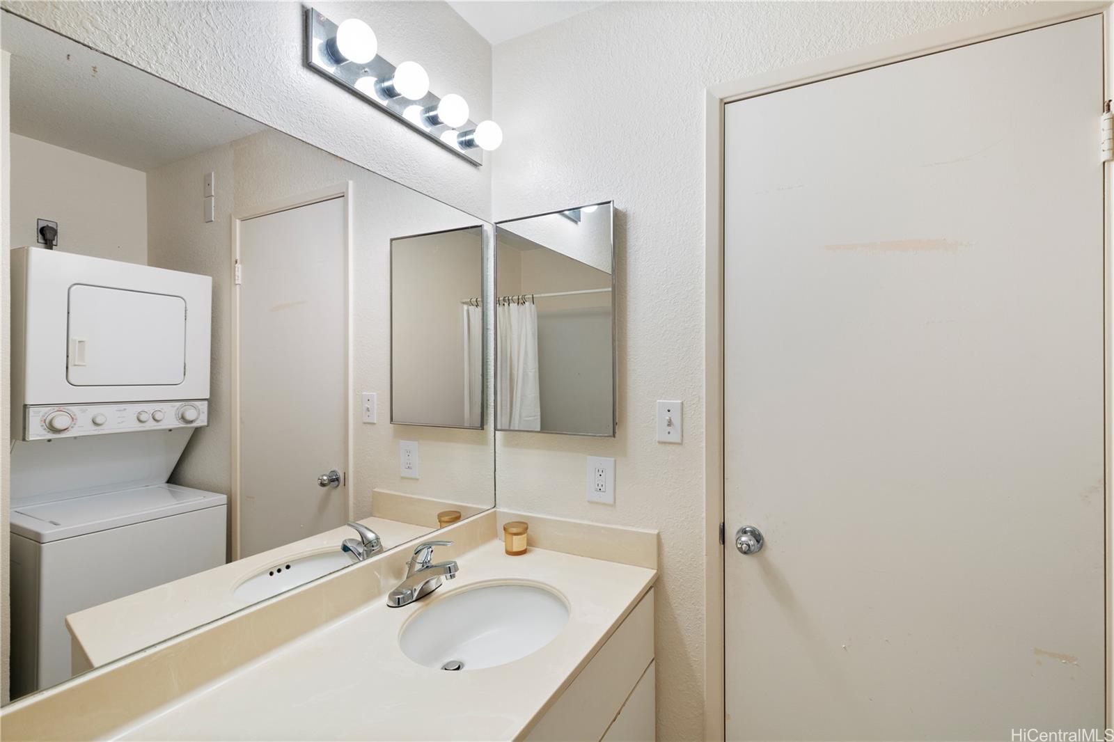 594 Mananai Place  Unit 21A