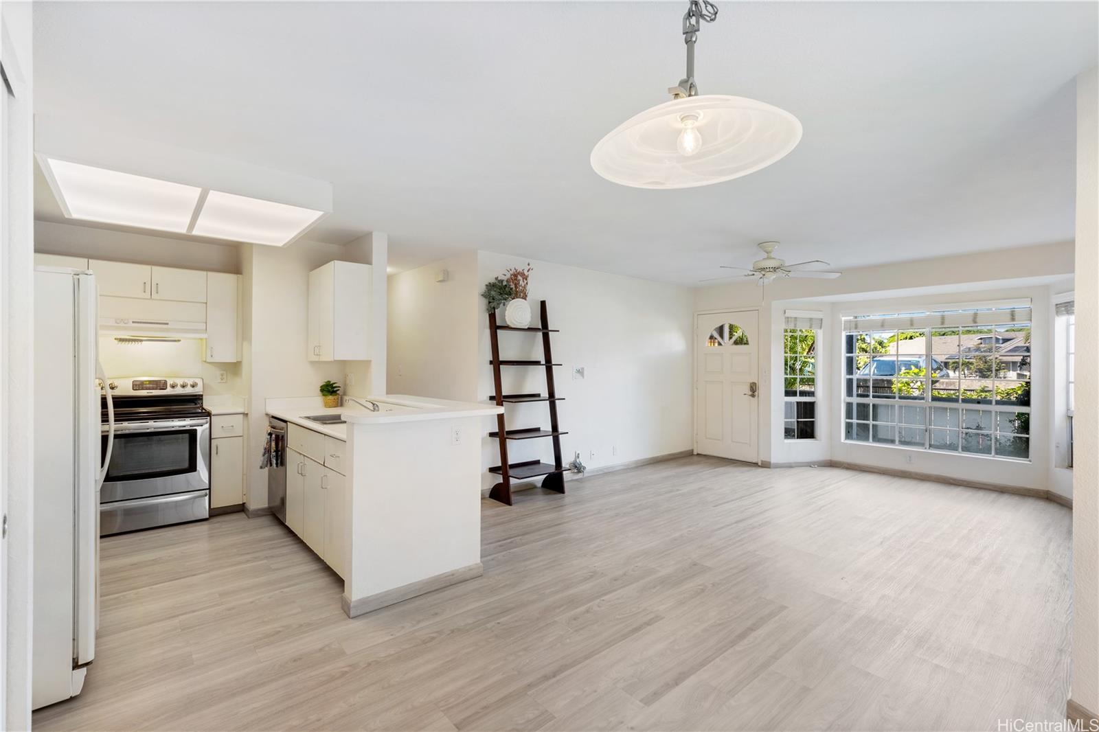 594 Mananai Place  Unit 21A