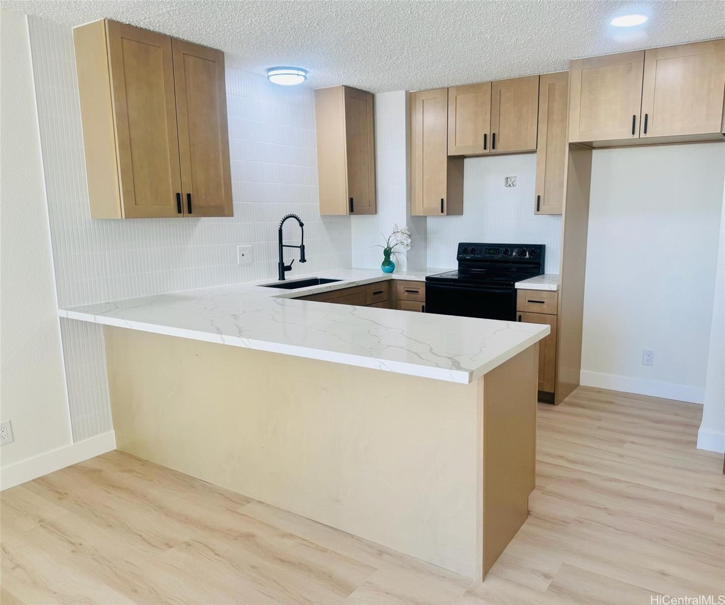 1255 Nuuanu Avenue E1414