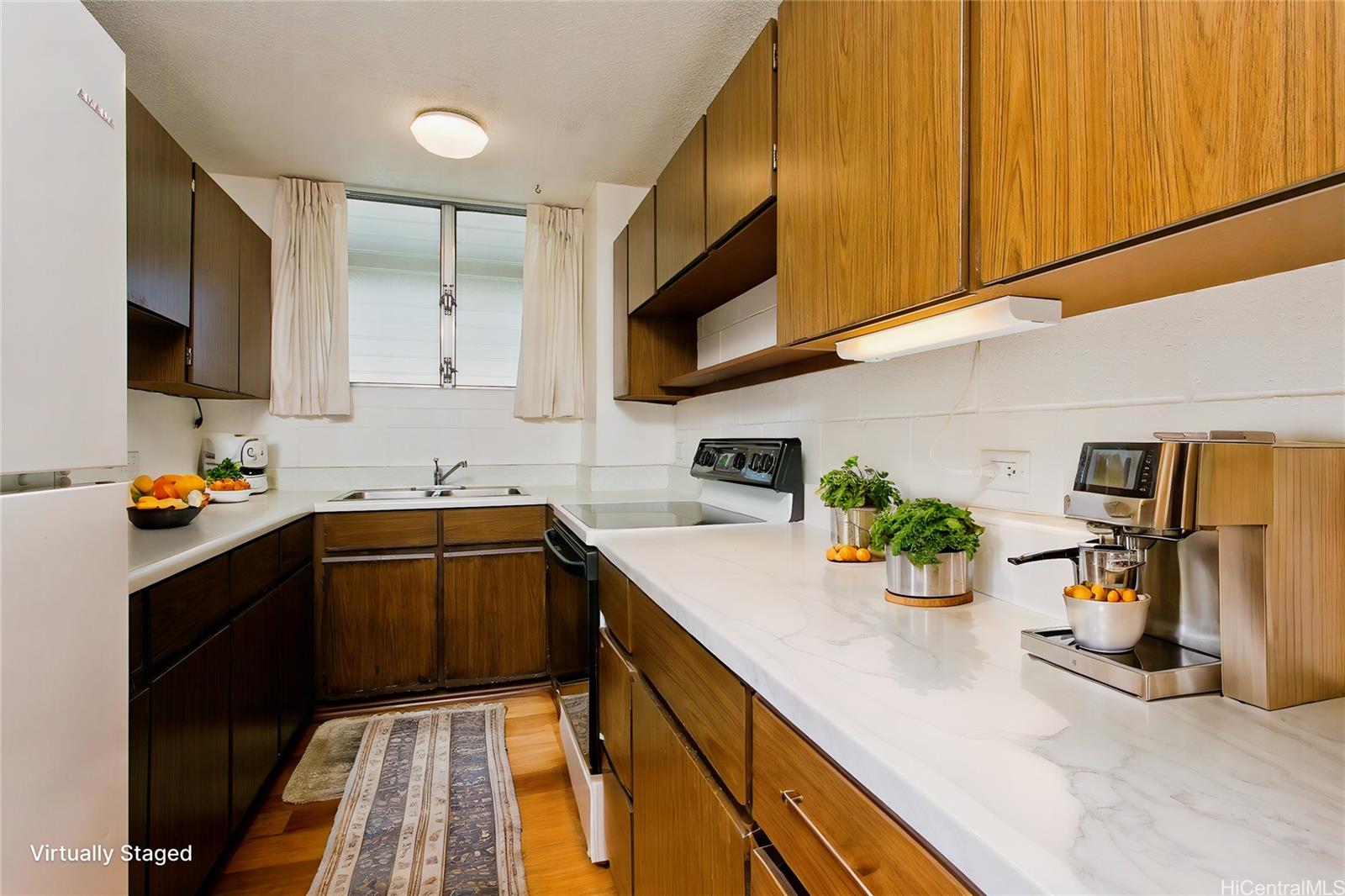 1401 Lusitana Street  Unit 305
