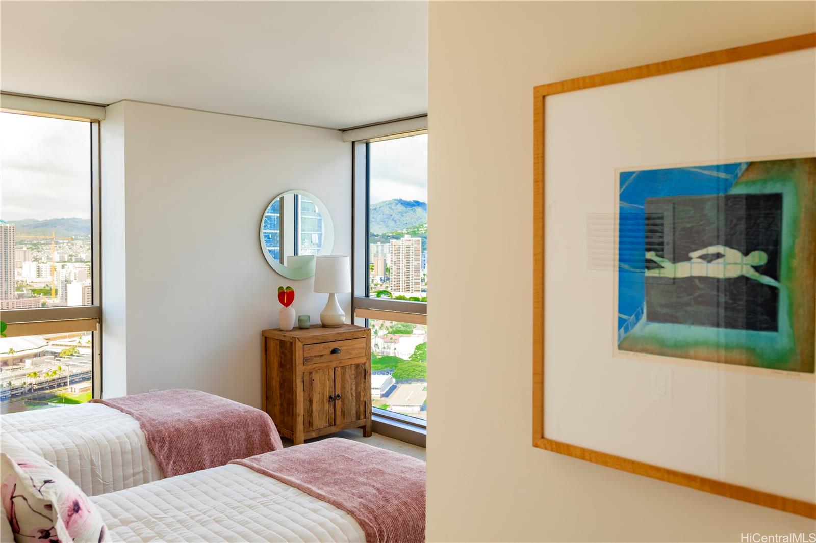 1177 Queen Street  Unit 3501
