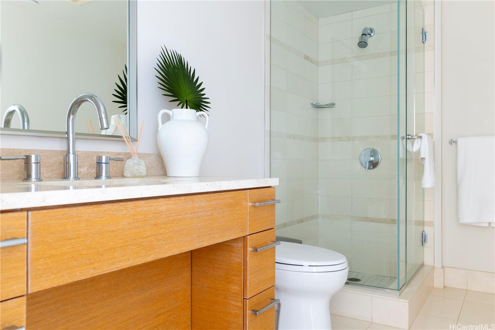 1177 Queen Street  Unit 3501