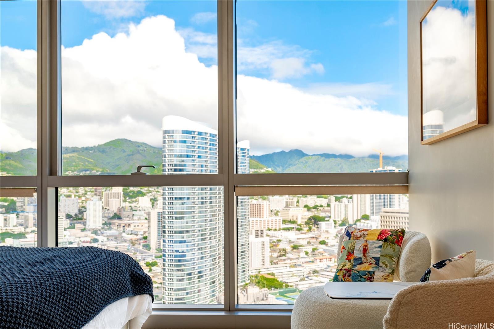 1177 Queen Street  Unit 3501
