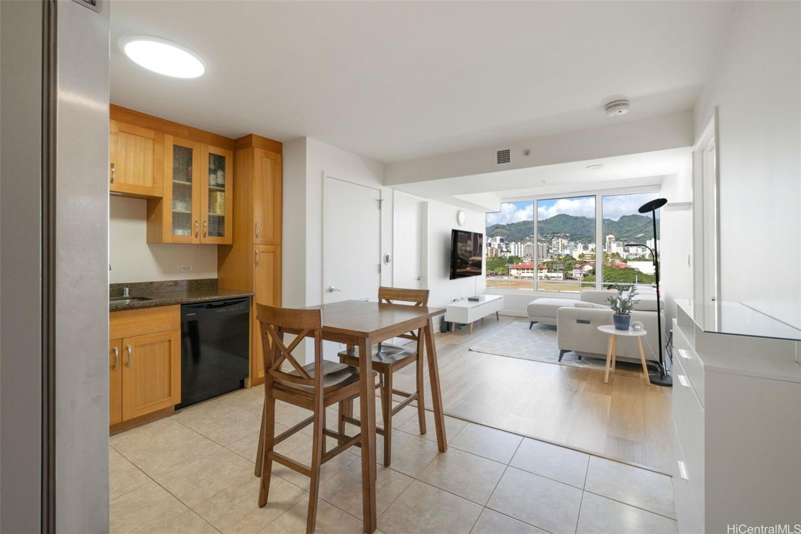 1009 Kapiolani Boulevard 902