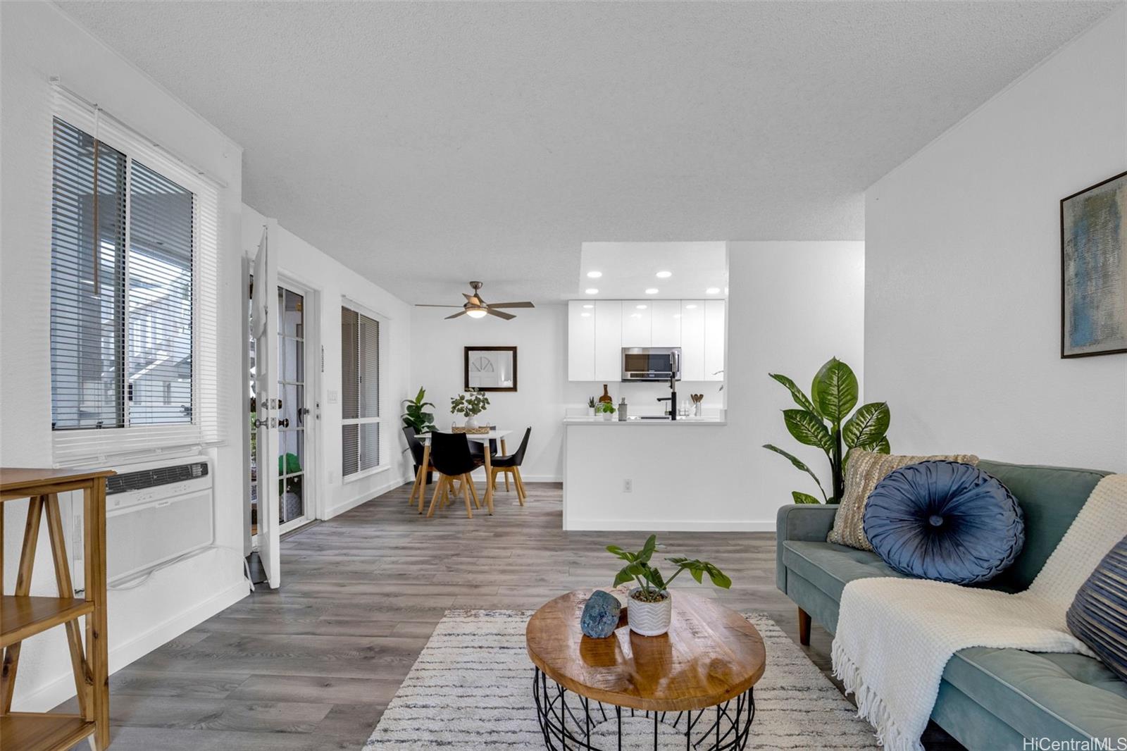 Photo 8 of 19