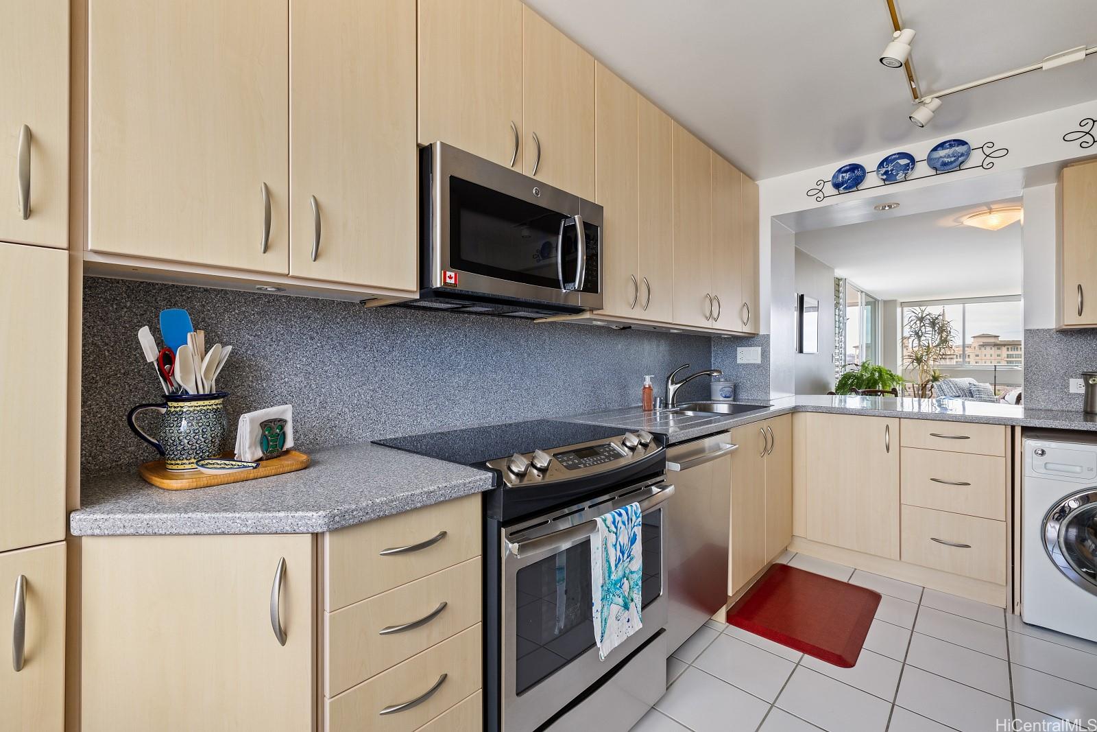 1212 Punahou Street  Unit 1206