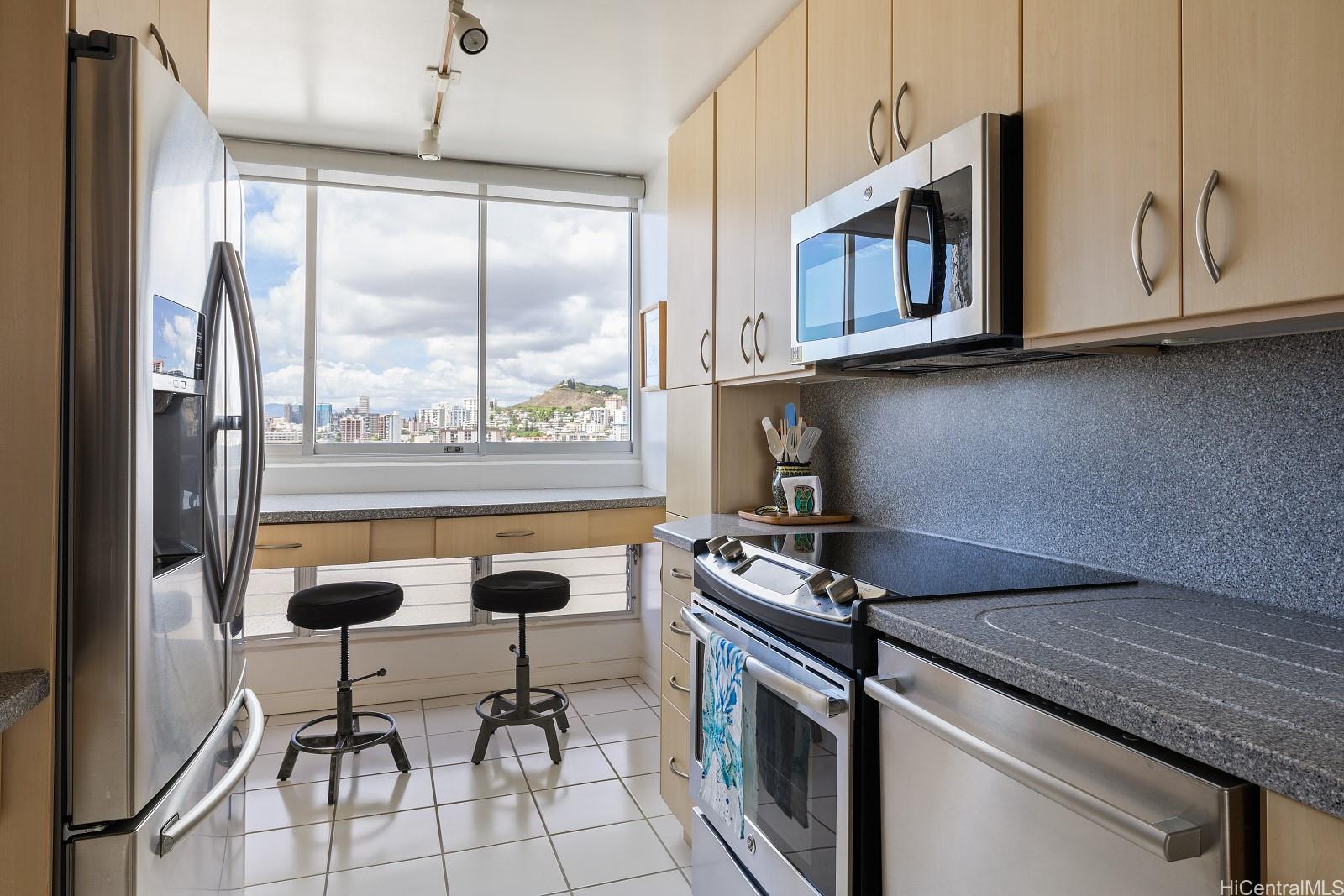 1212 Punahou Street  Unit 1206