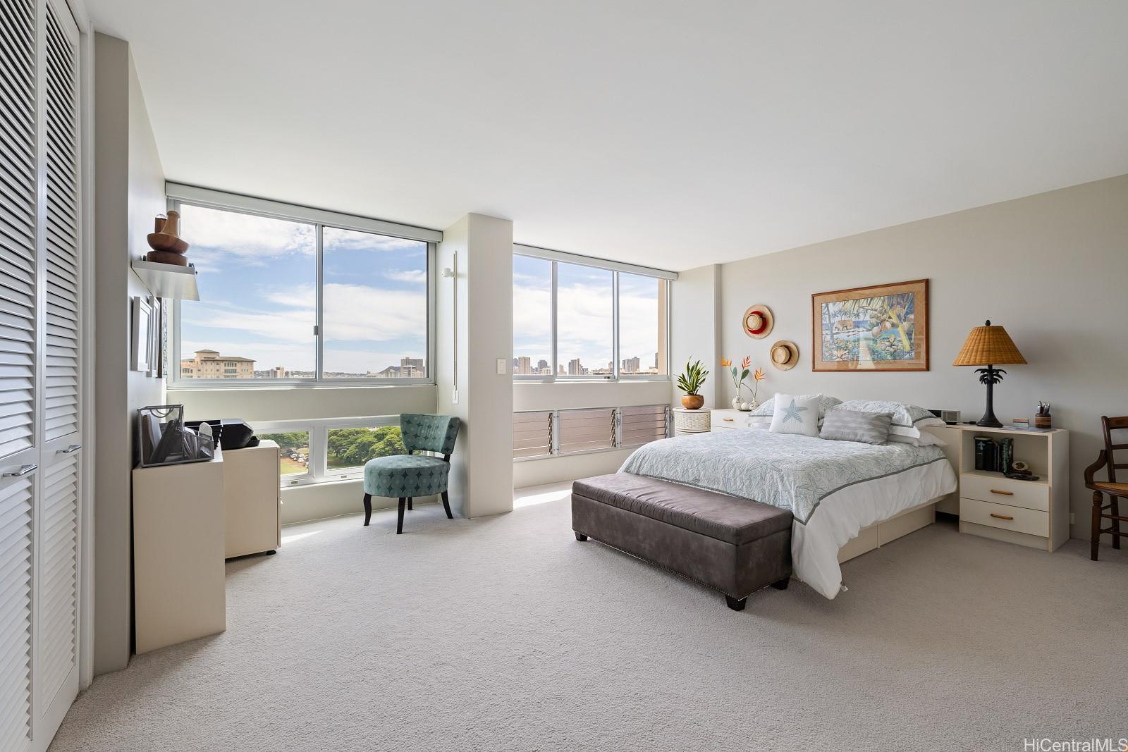 1212 Punahou Street  Unit 1206