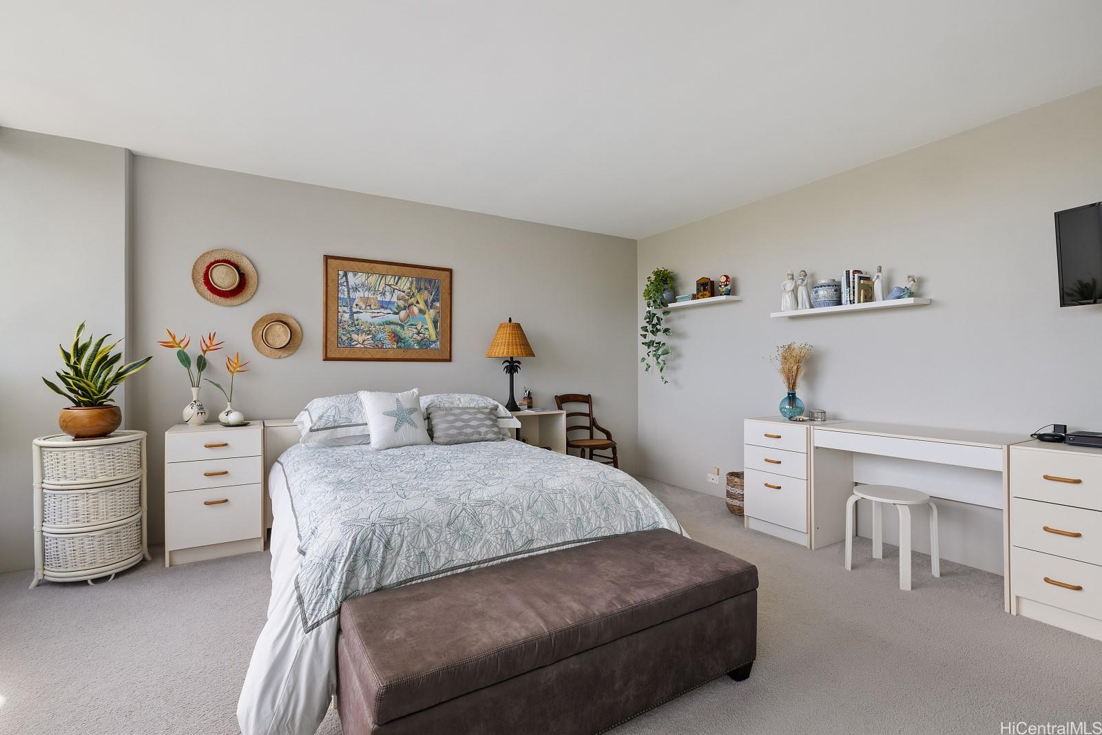 1212 Punahou Street  Unit 1206