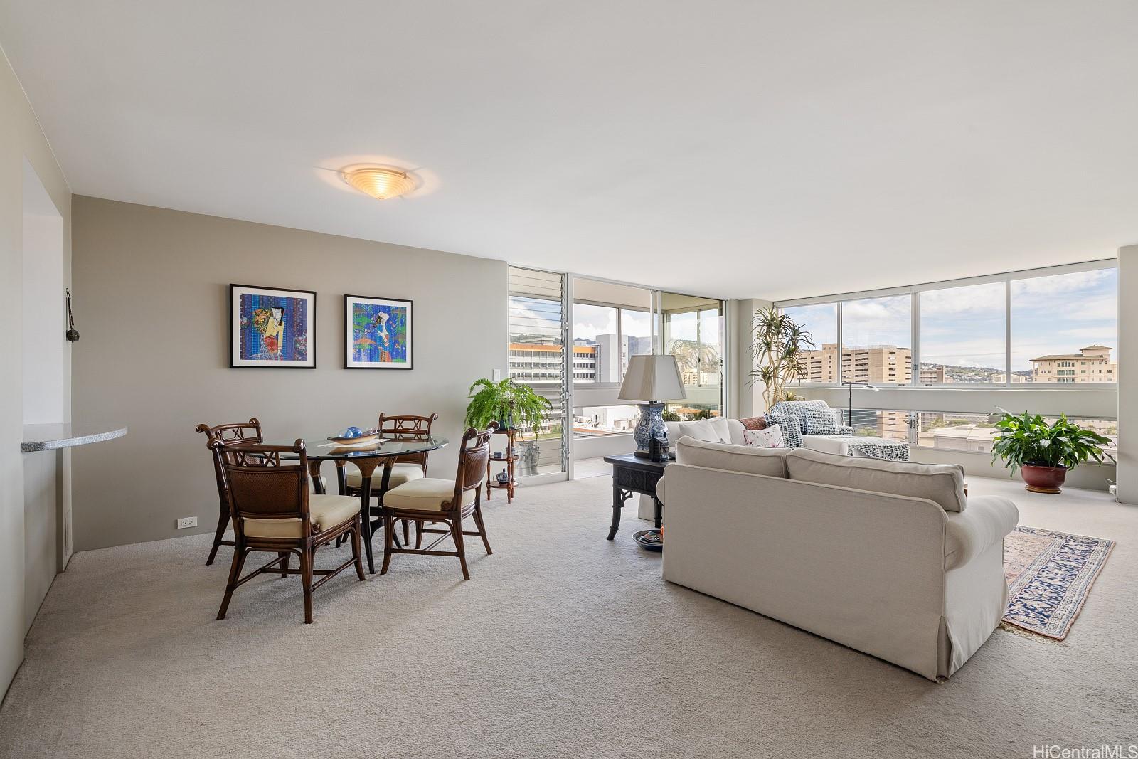 1212 Punahou Street  Unit 1206