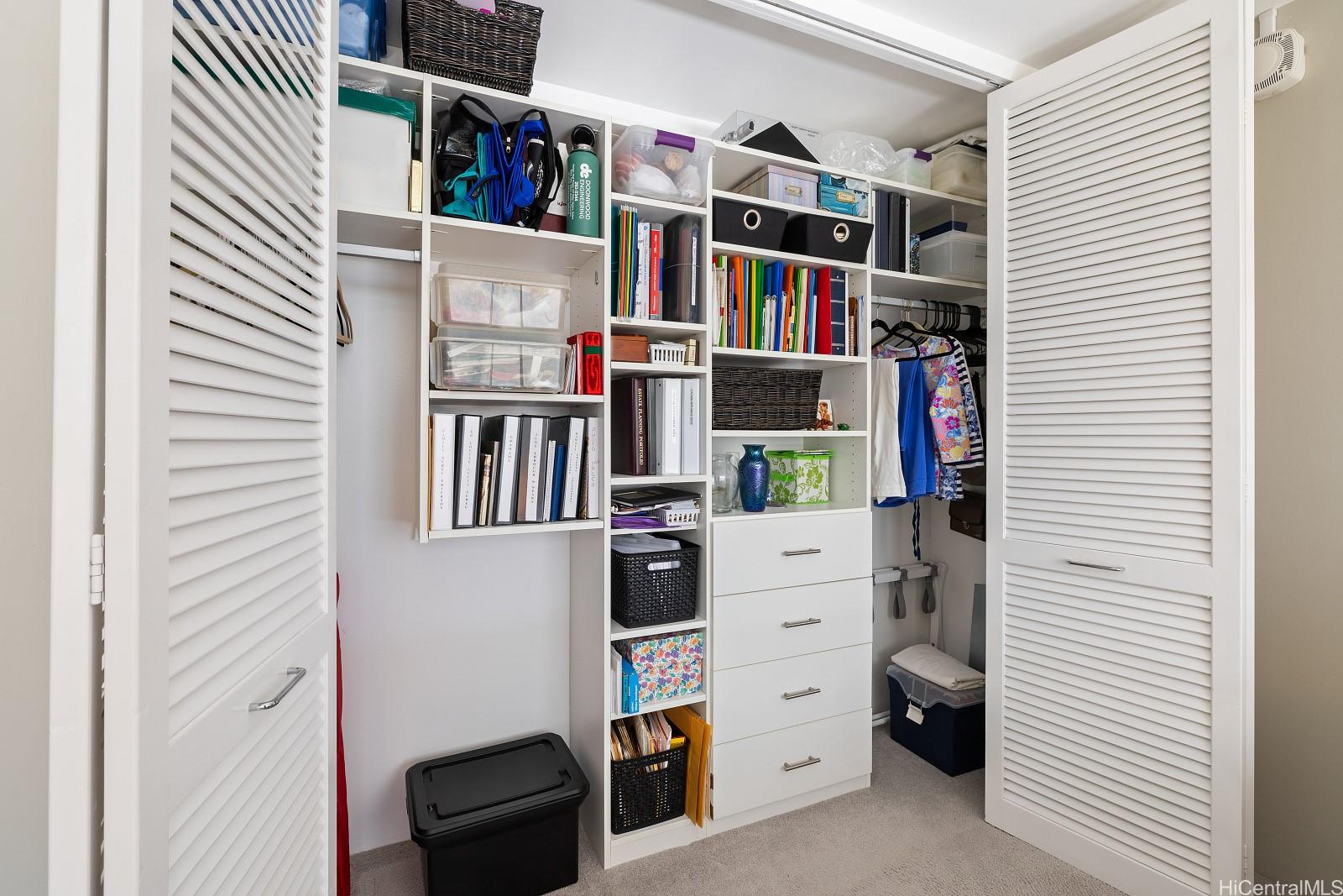 1212 Punahou Street  Unit 1206