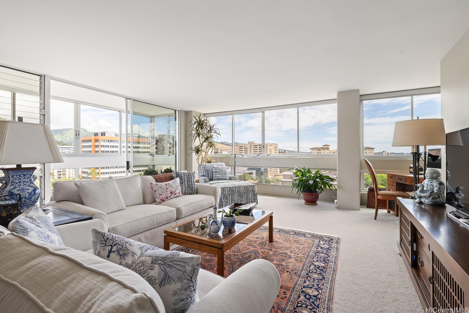 1212 Punahou Street  Unit 1206