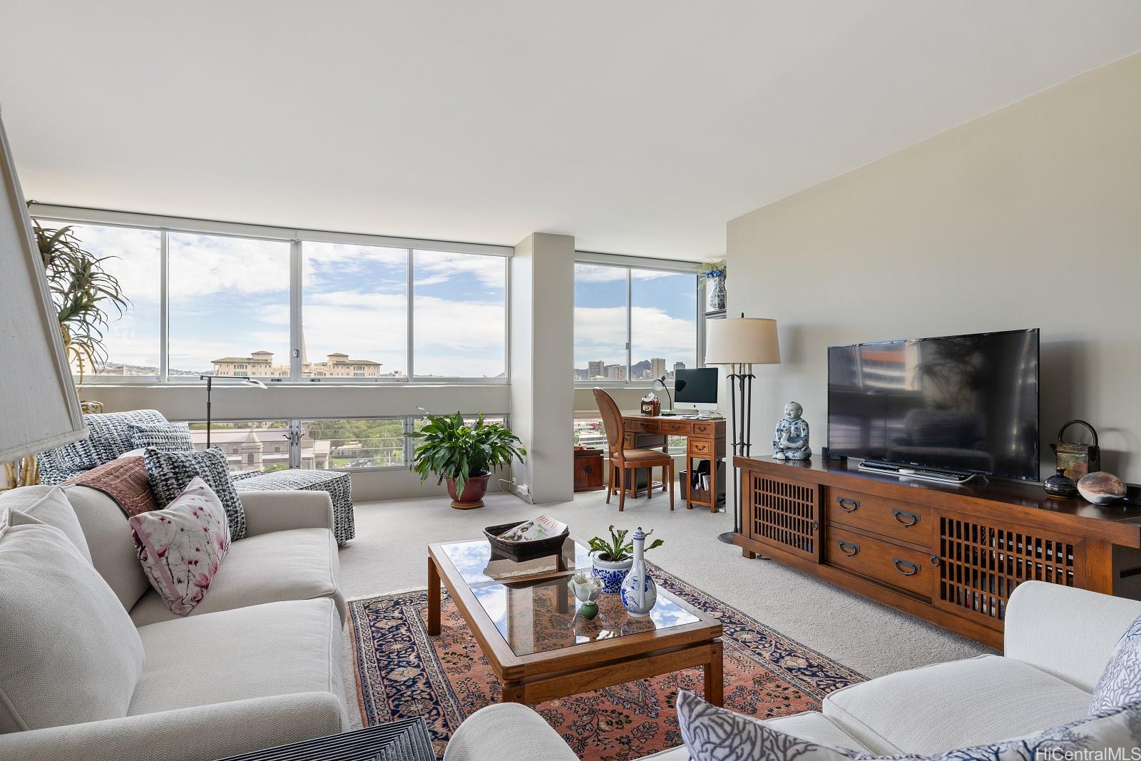 1212 Punahou Street  Unit 1206