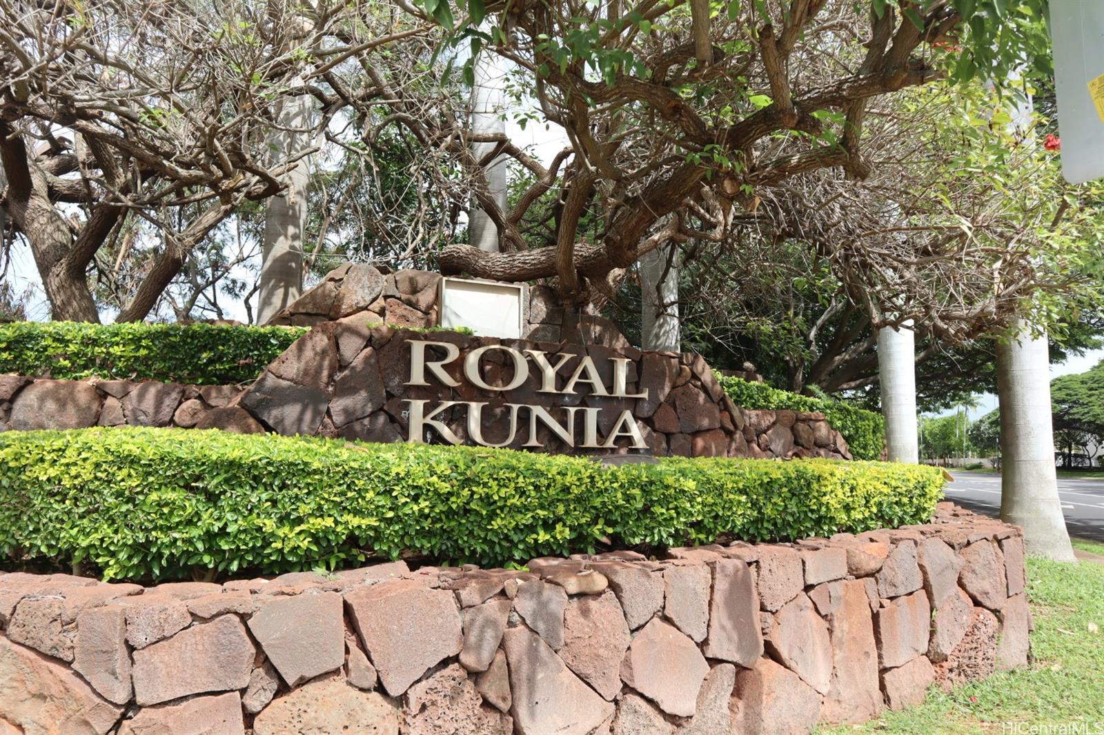 94-1221 Keahua Loop