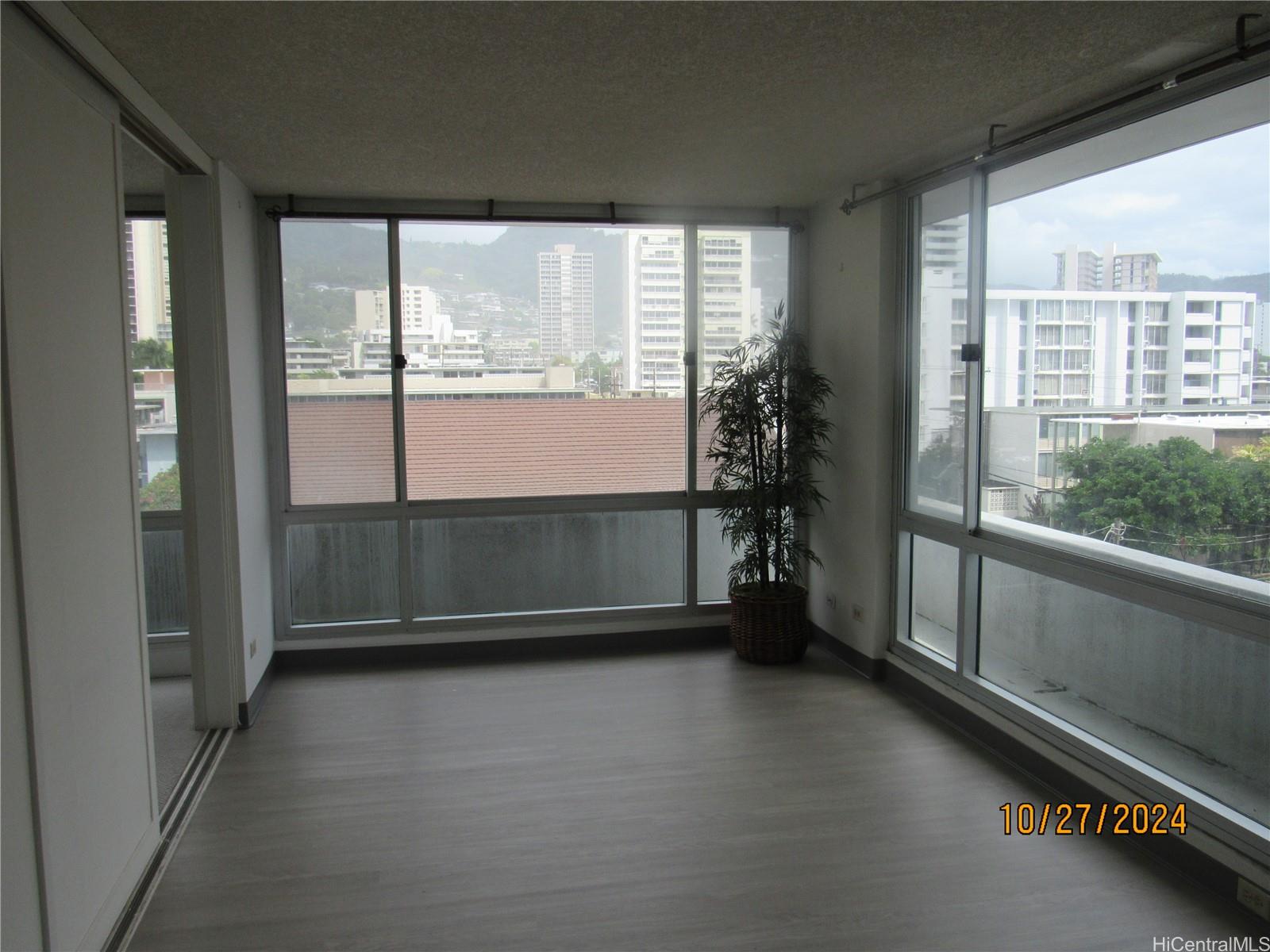 Photo 7 of 15