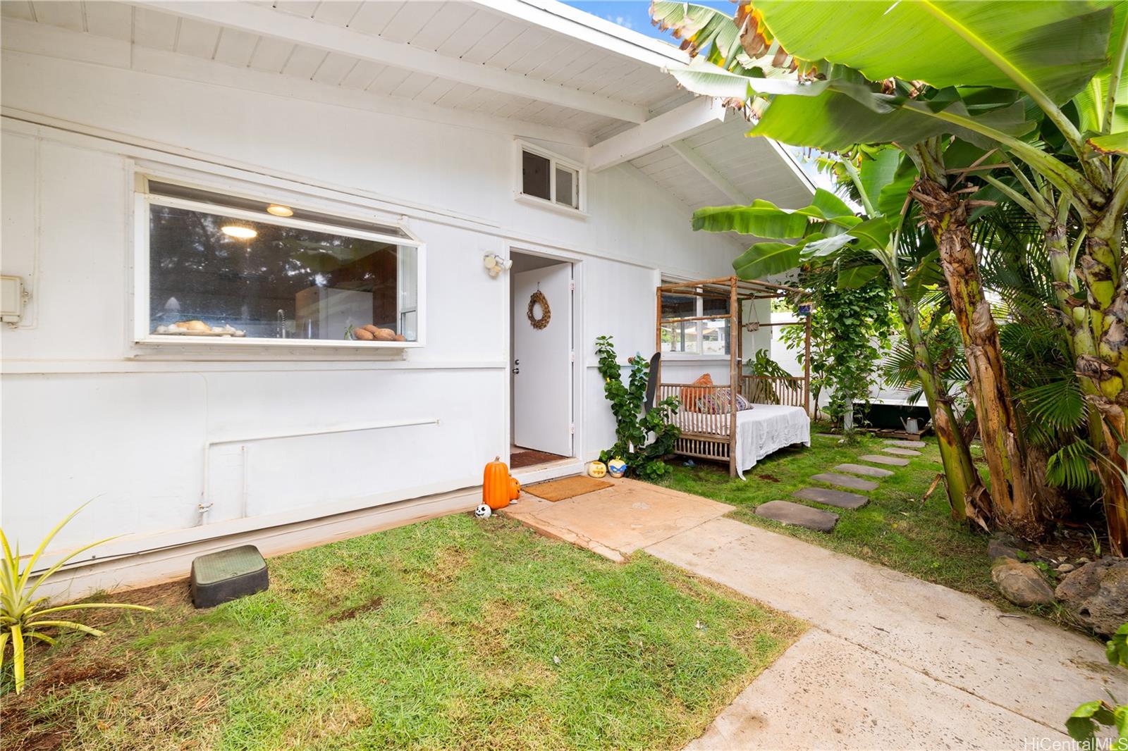 68-695 Farrington Highway