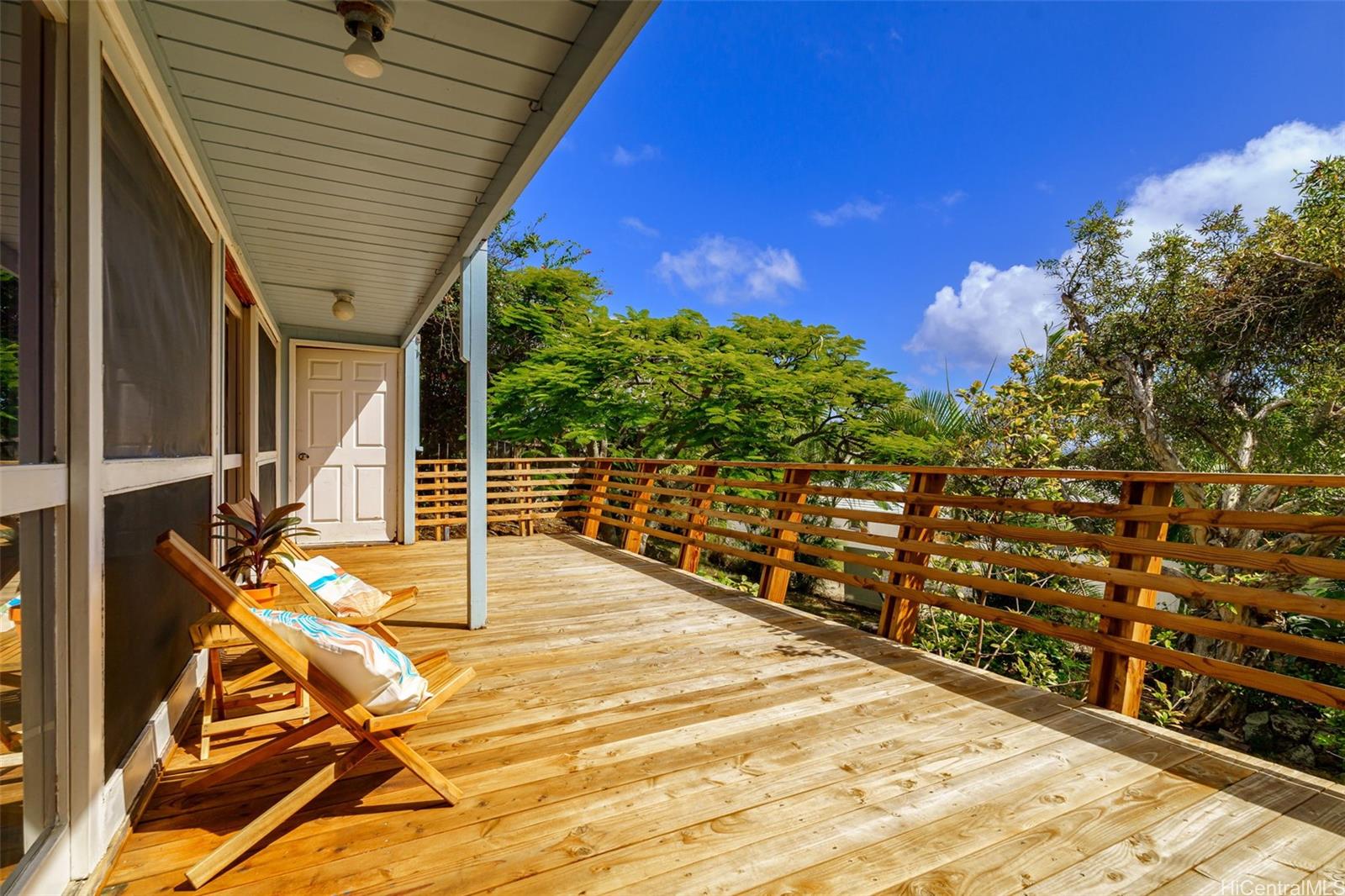 Photo 21 of 25