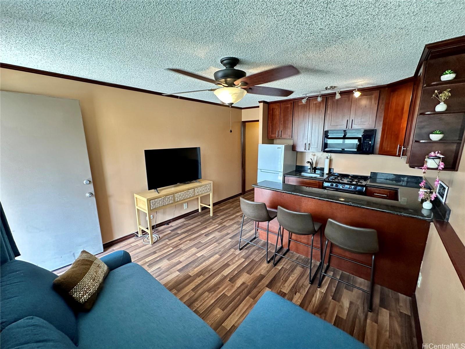 1863 Kaioo Drive 306