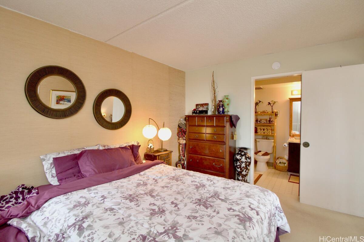 Photo 19 of 25