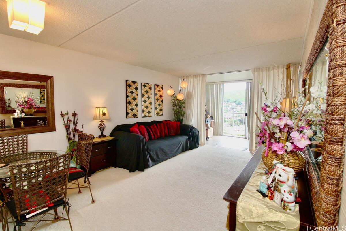 Photo 7 of 25
