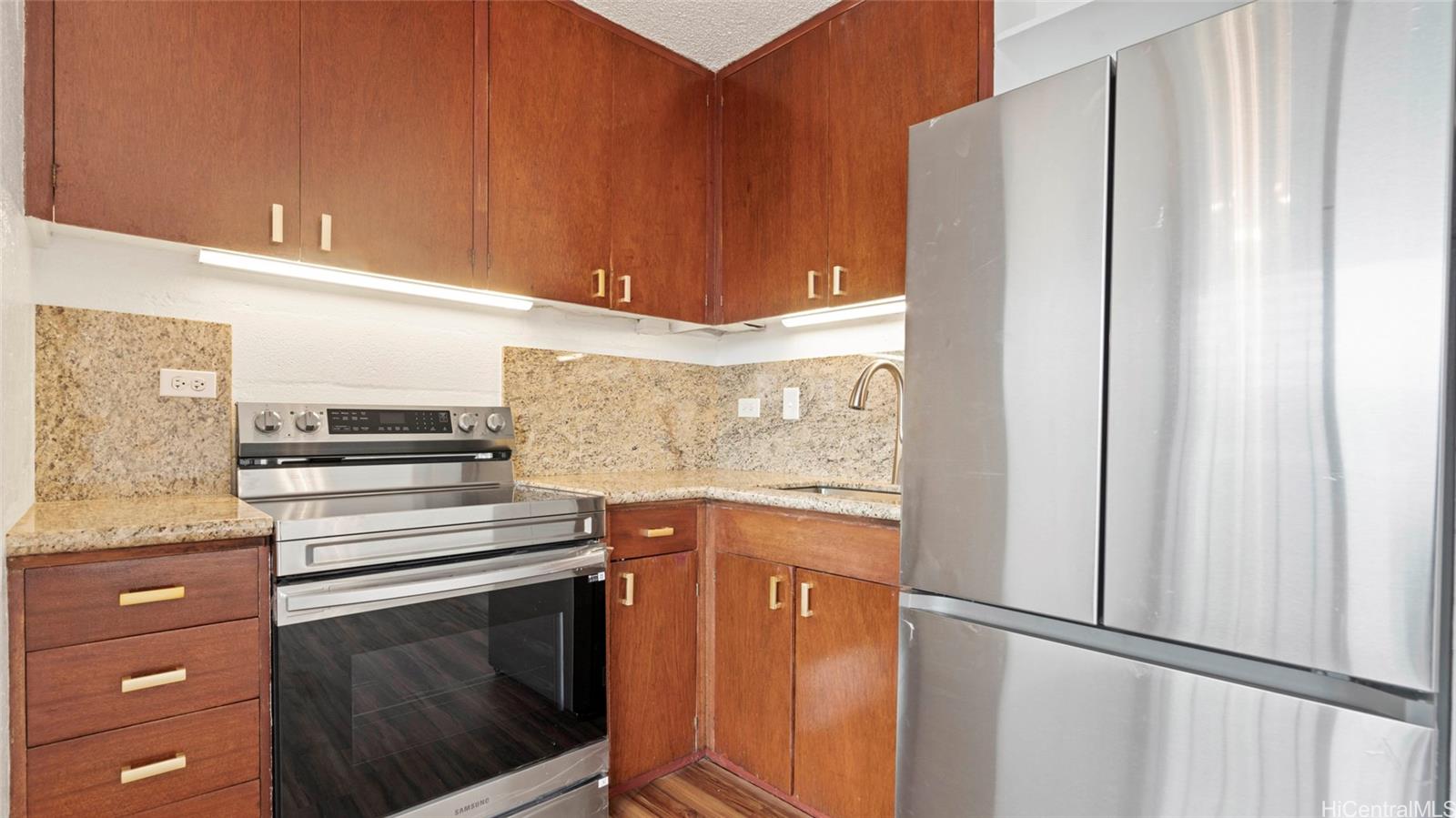 94-249 Waikele Road  Unit A304