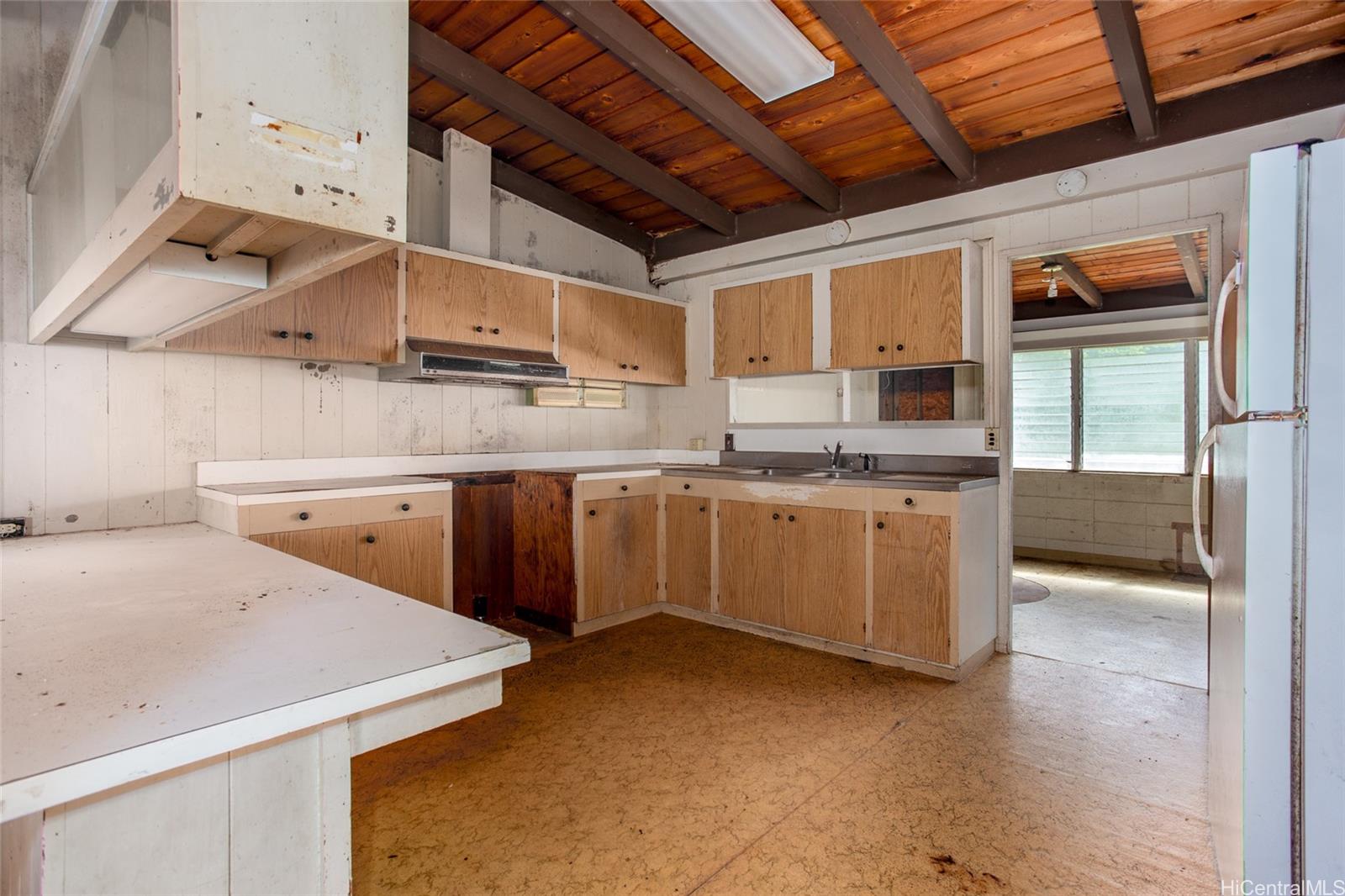 3489 Manoa Road