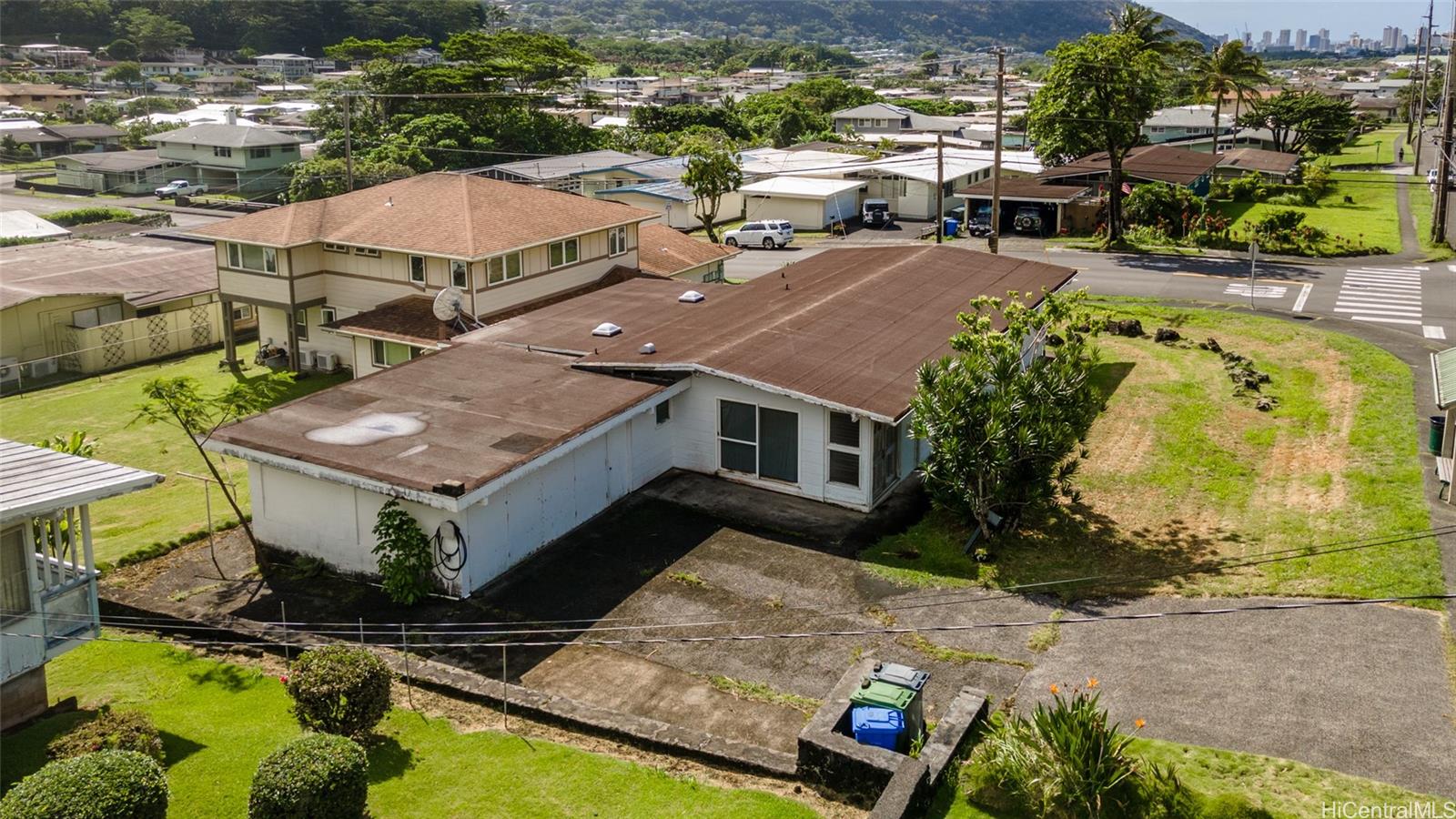 3489 Manoa Road
