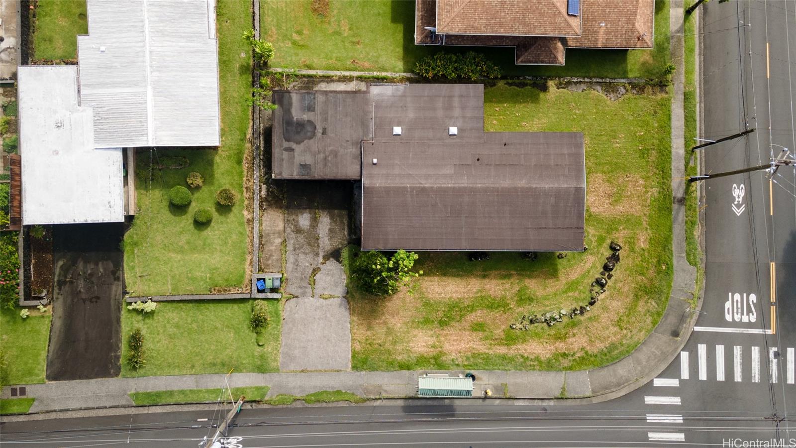 3489 Manoa Road