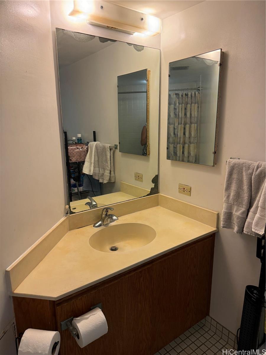 Photo 11 of 21