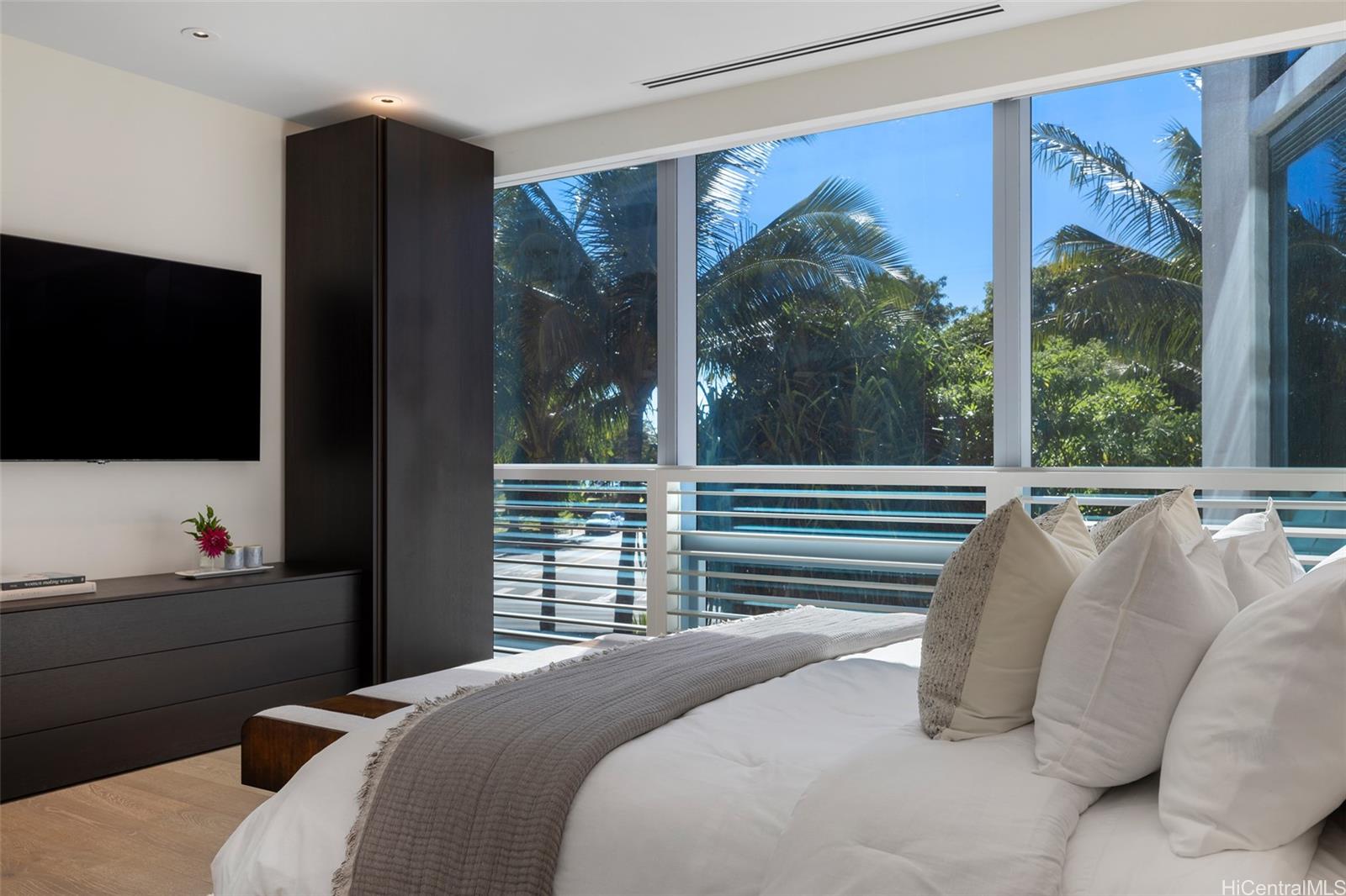 1118 Ala Moana Boulevard  Unit 1