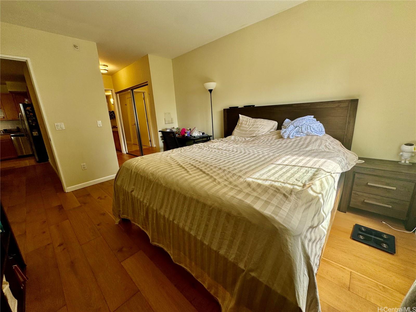 Photo 11 of 25