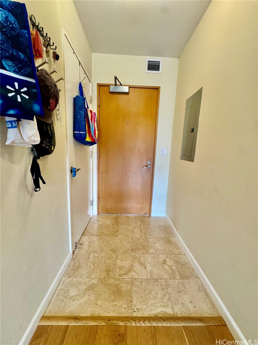 Photo 18 of 25