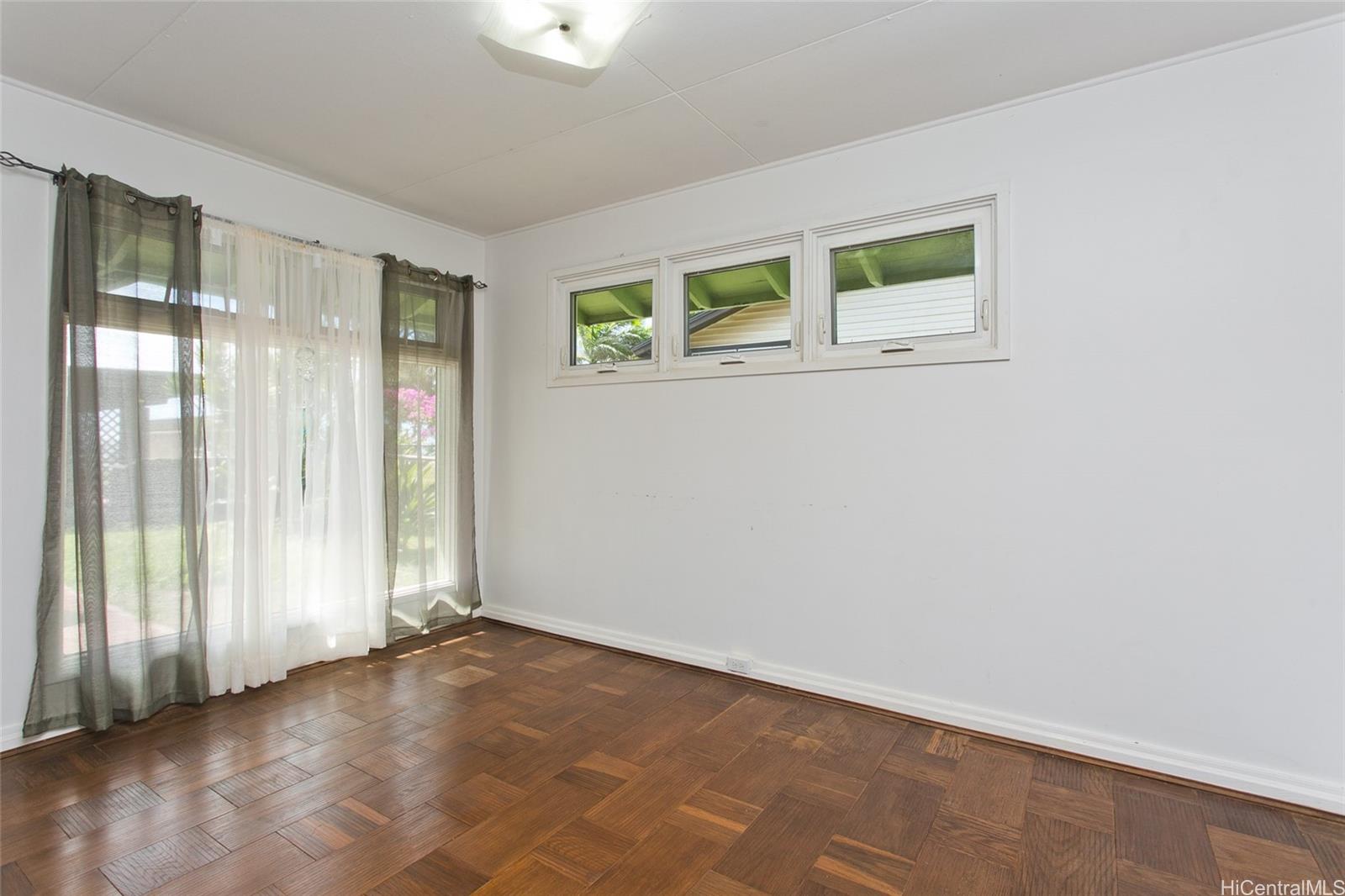 Photo 8 of 23