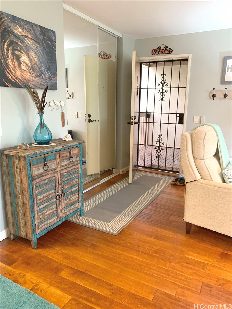Photo 11 of 25