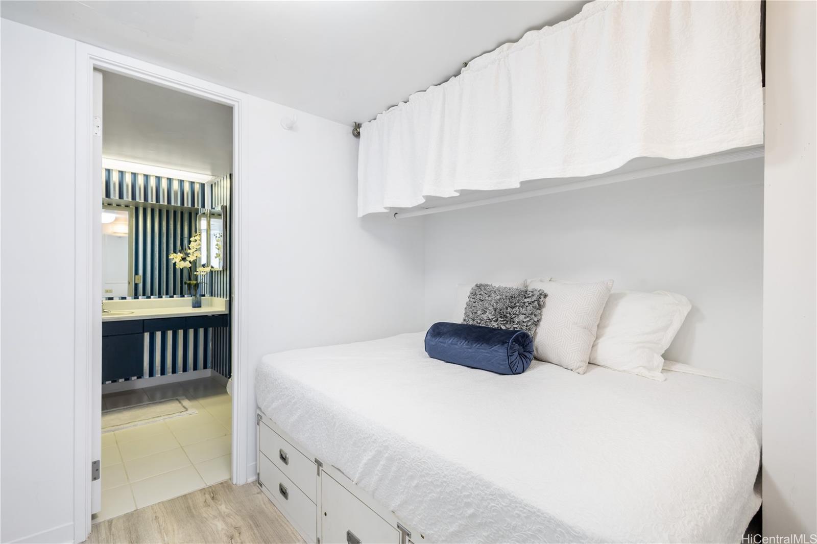 84-680 Kili Drive  Unit 1008