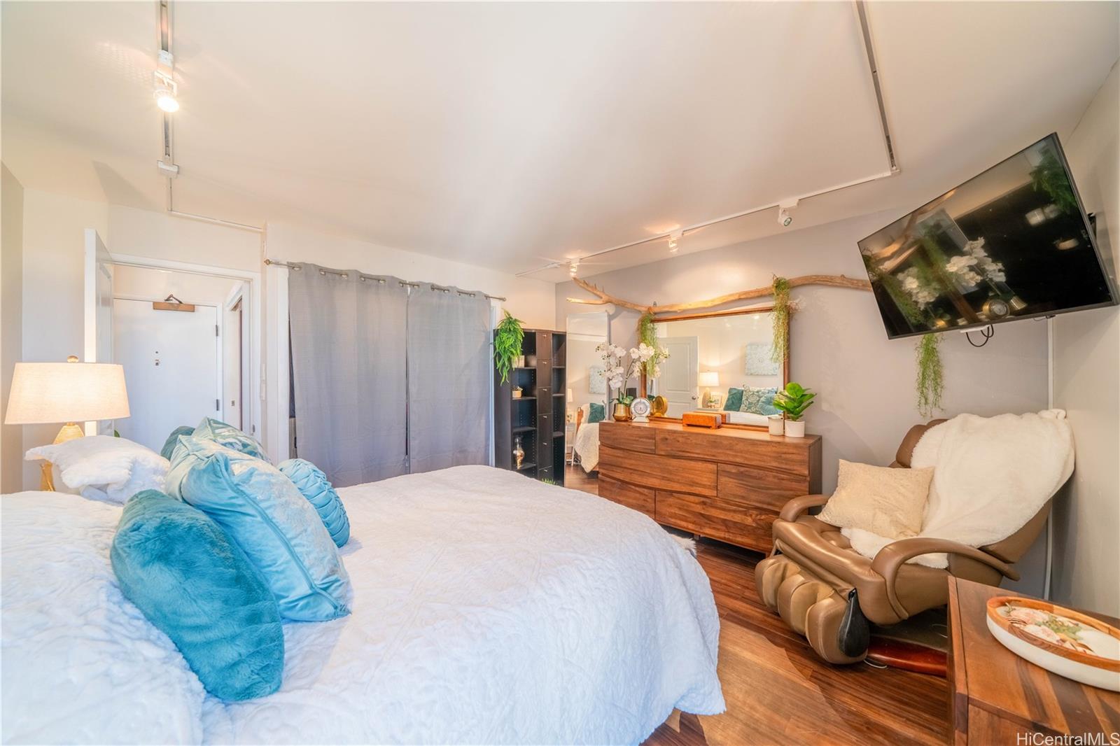 2410 Cleghorn Street  Unit 2803