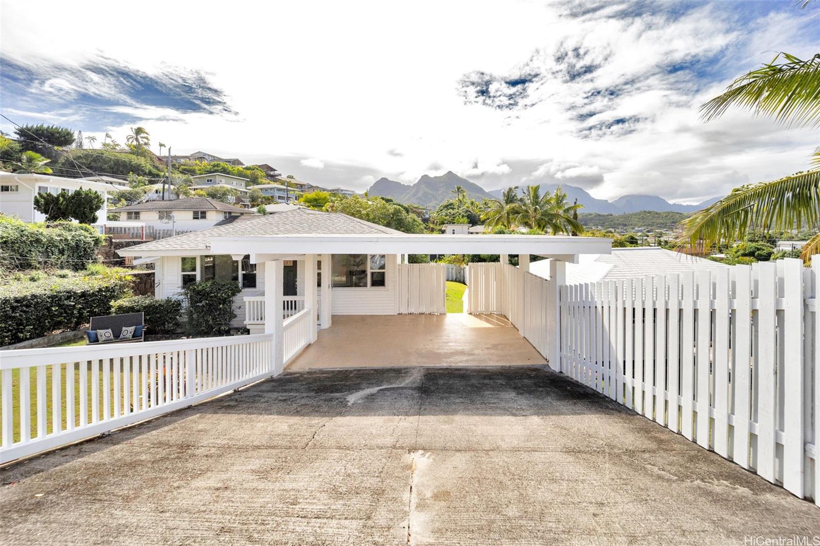 1131 Nanialii Street