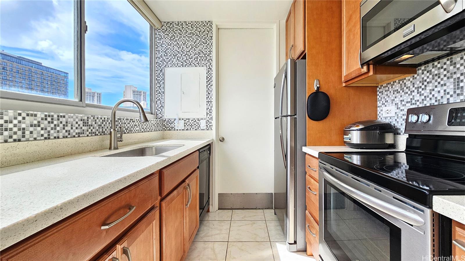 Photo 6 of 24