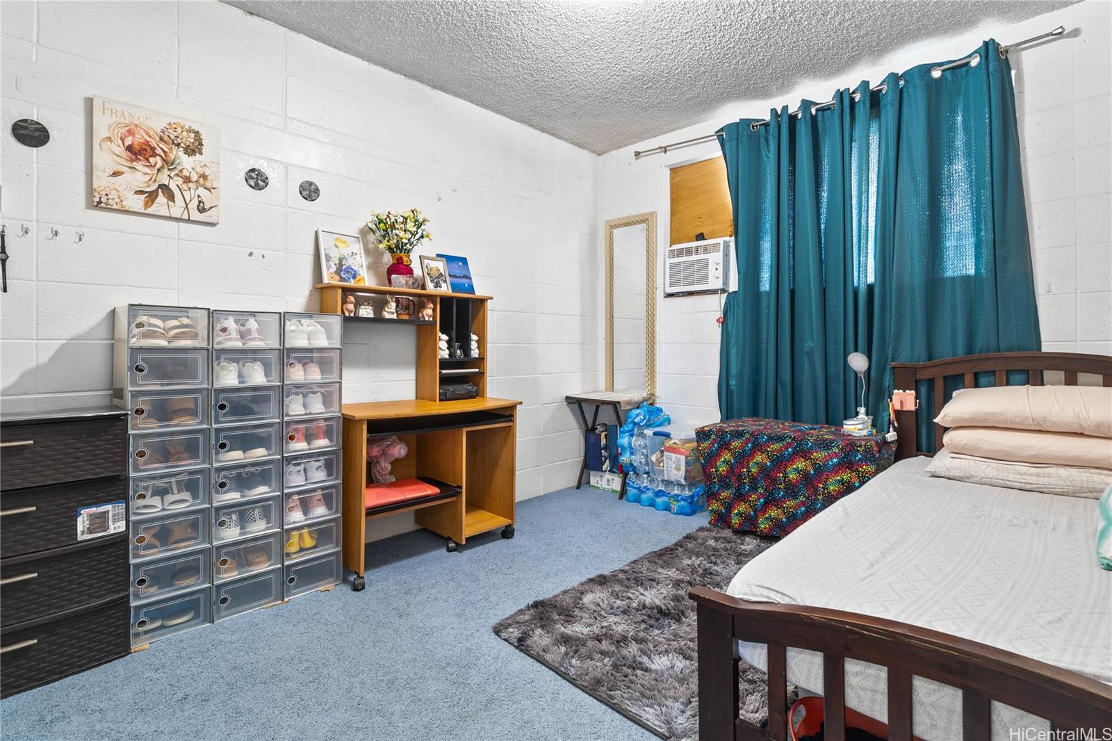 Photo 12 of 25