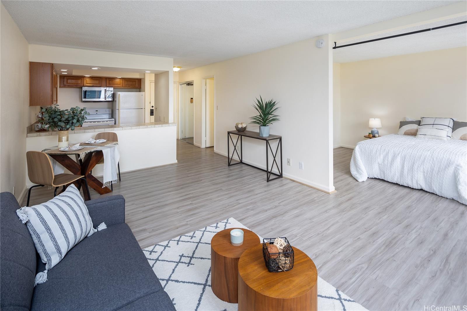 1255 Nuuanu Avenue E1313