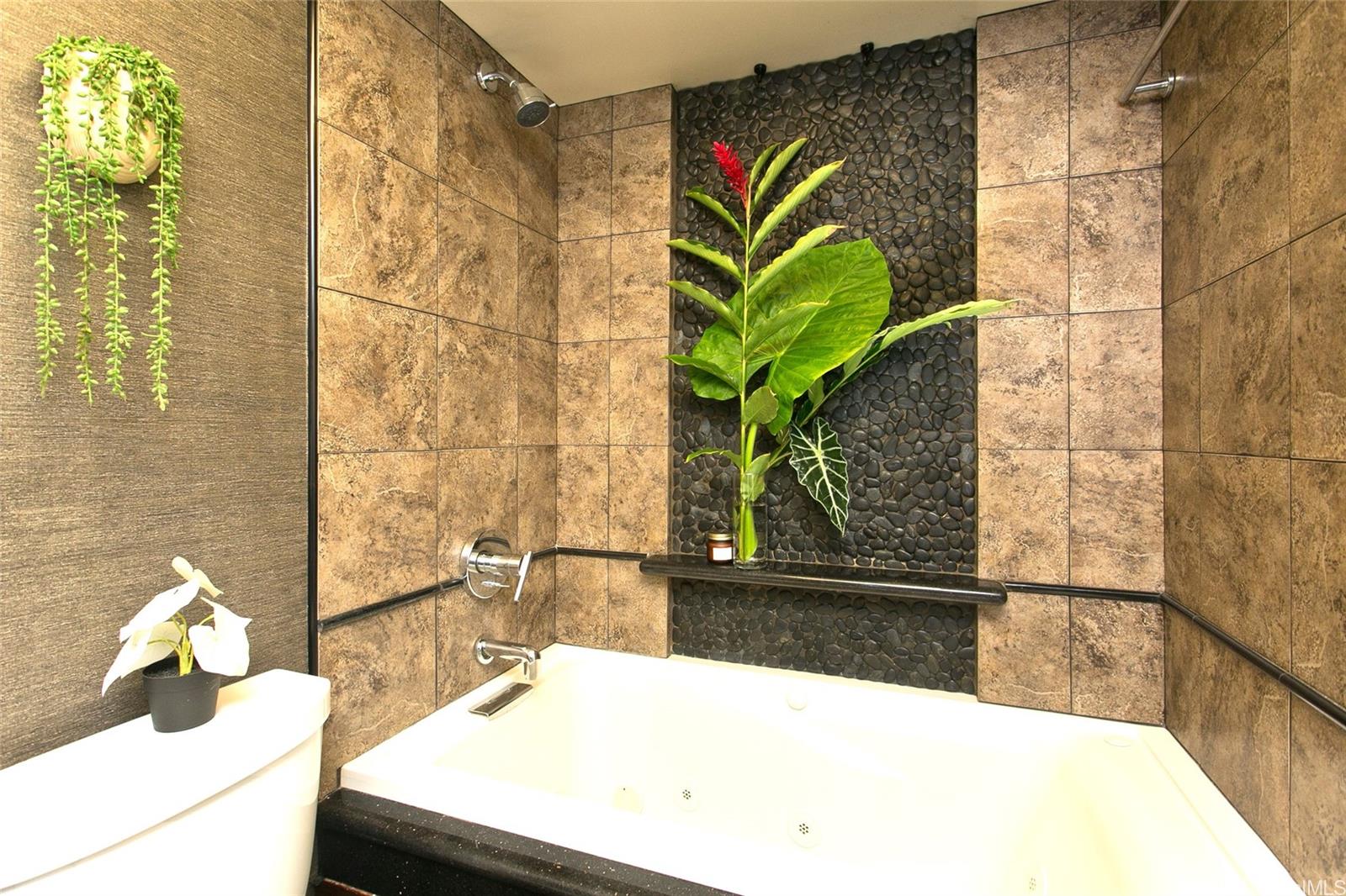 Photo 14 of 24